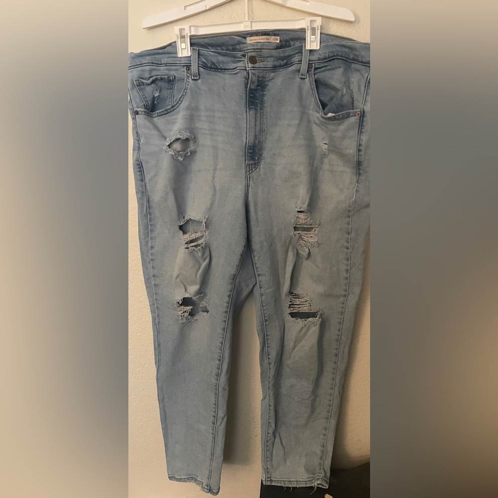 Levi’s High Waisted Mom Jeans